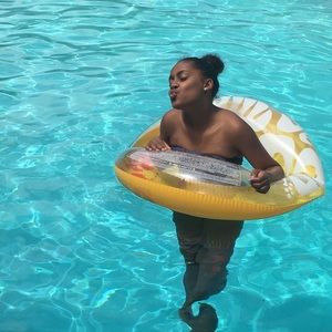 Meet your Posher, Malena